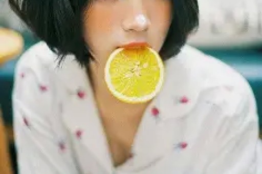 内娱大瓜！顶流隐婚生娃？原配是素人线索直指圈内某位男神