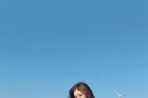 网红丹丹再翻车!印度火车没座位被她夸成一家团圆神设计！